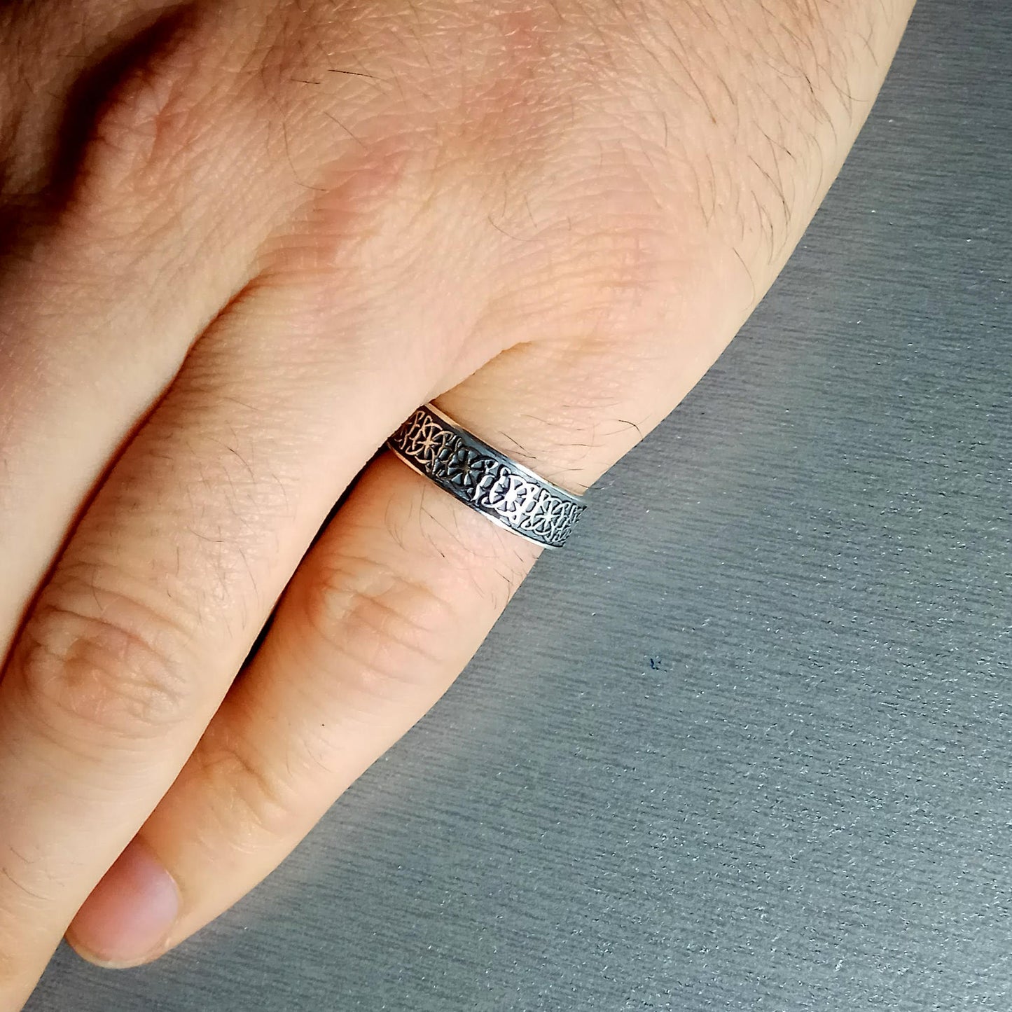 Anillo de compromiso de plata 925 con trébol de cuatro hojas celta y adorno irlandés