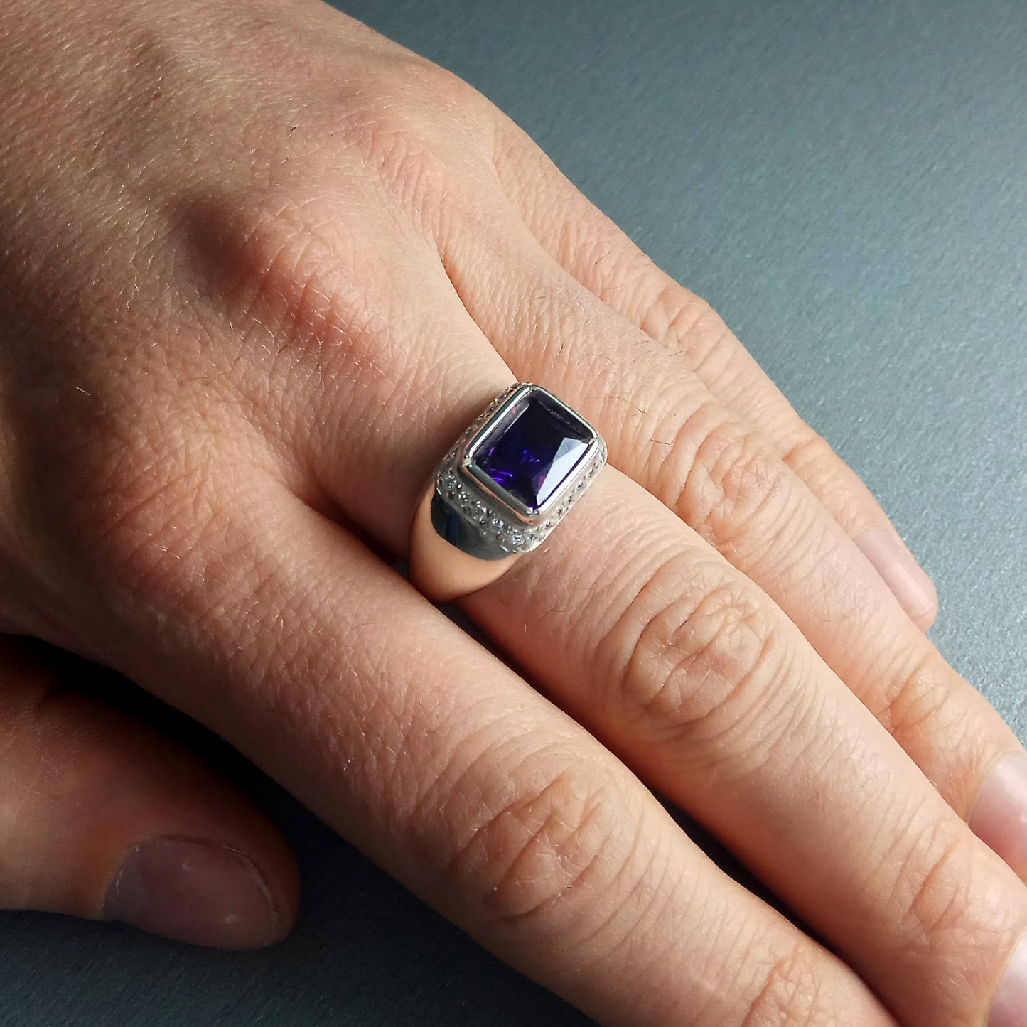 Großer achteckiger Amethyst-Zirkon-Herrenring aus Silber 925