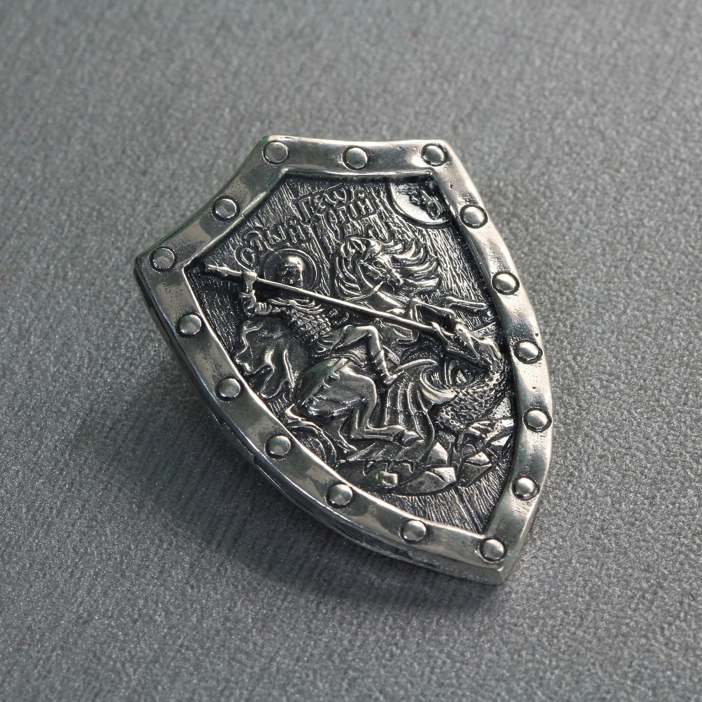 Colgante para hombre de San Jorge el Arcángel Victorioso en plata 925