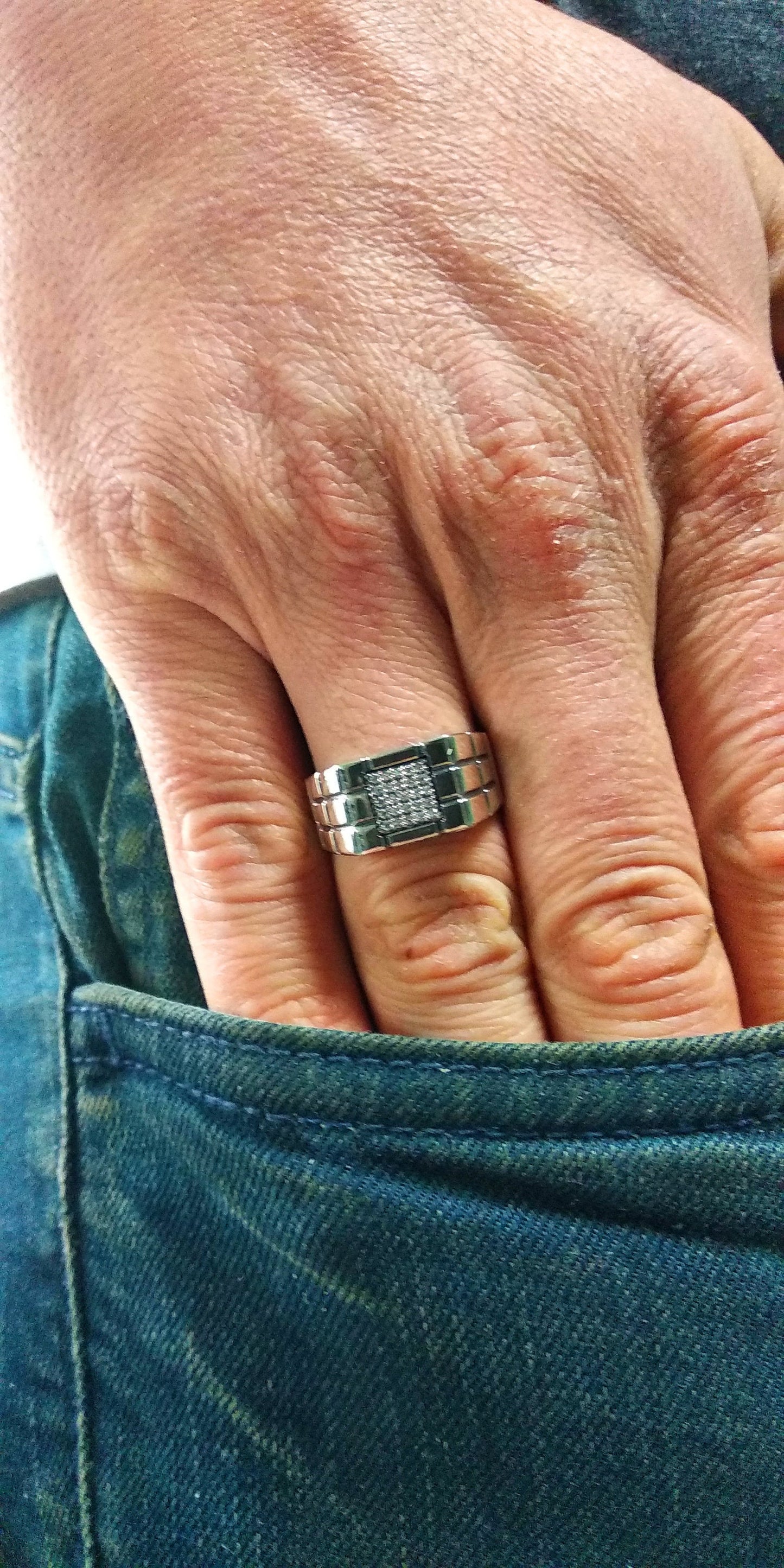 Klassisches Herren-Siegel aus Silber 925 mit Zirkonen