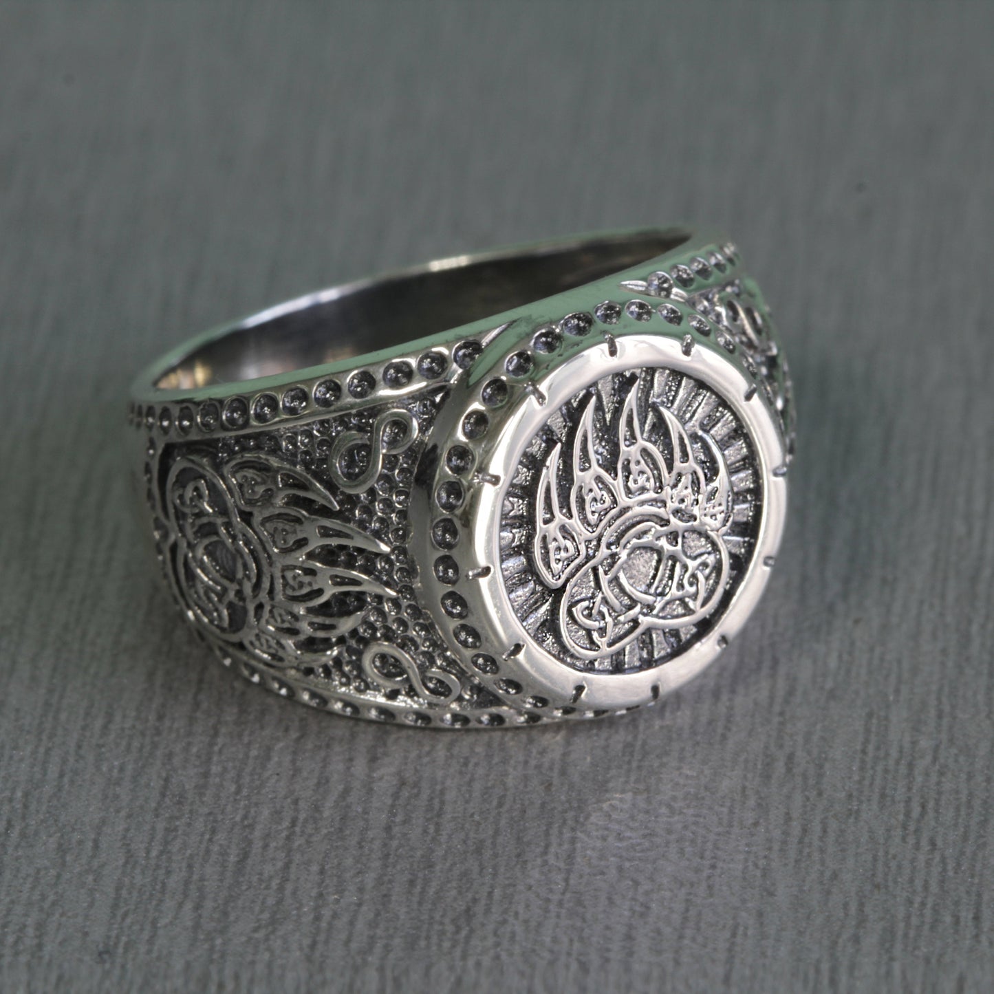 Anillo de plata de ley 925 para hombre con diseño de garra de oso y pata de oso de tribu india.