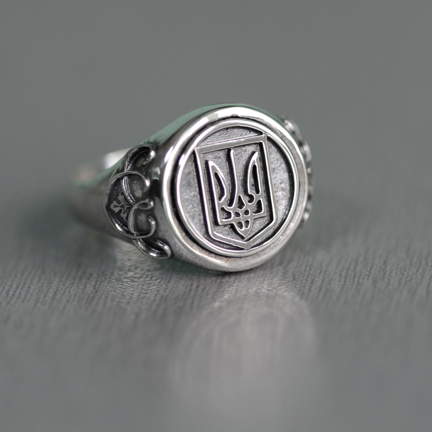 Ukrainischer Dreizack Tryzub, nationalpatriotischer Siegelring aus Sterlingsilber