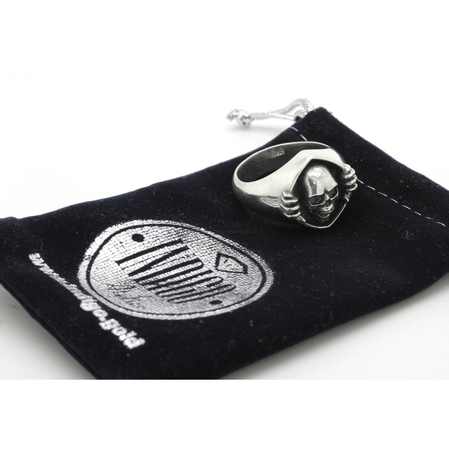 Anillo de plata de ley para hombre con calavera y oscuridad