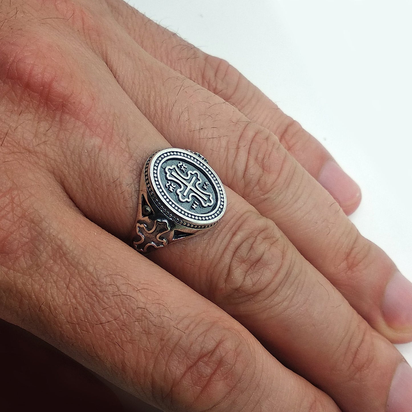 Anillo unisex con cruz cristiana de plata 925