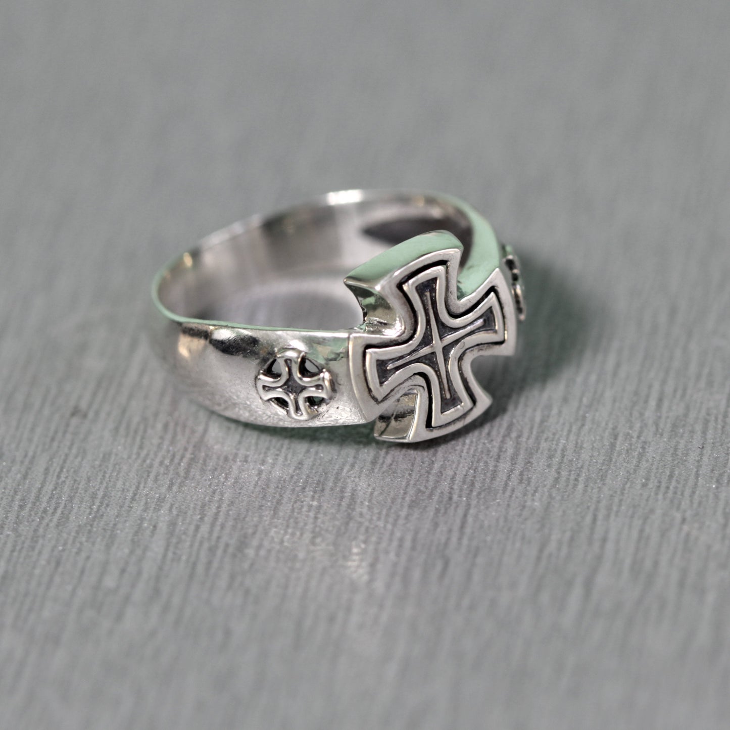 Anillo de plata 925 con Cruz de Caballero y Cruz de Hierro para hombre