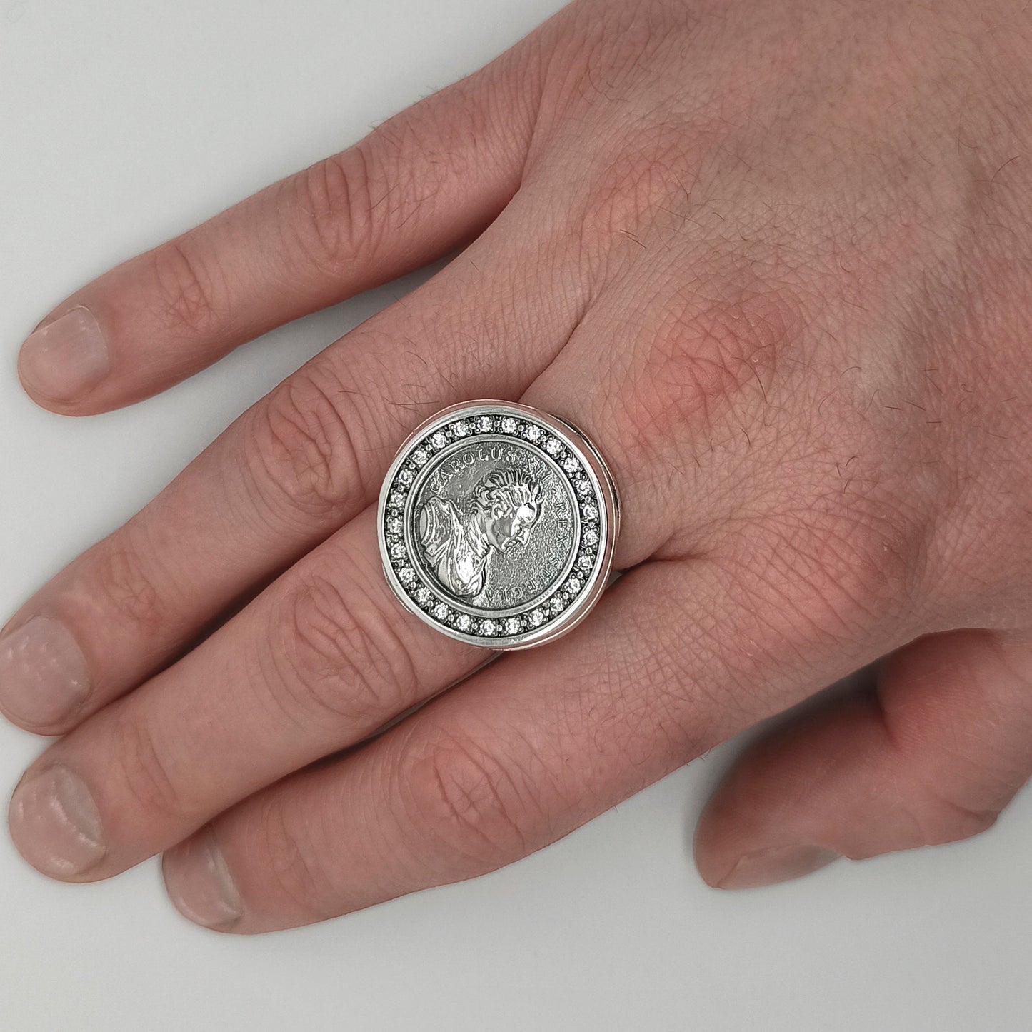 Karl XII., König von Schweden, Carolus Rex, rundes Siegel mit weißen Zirkonen