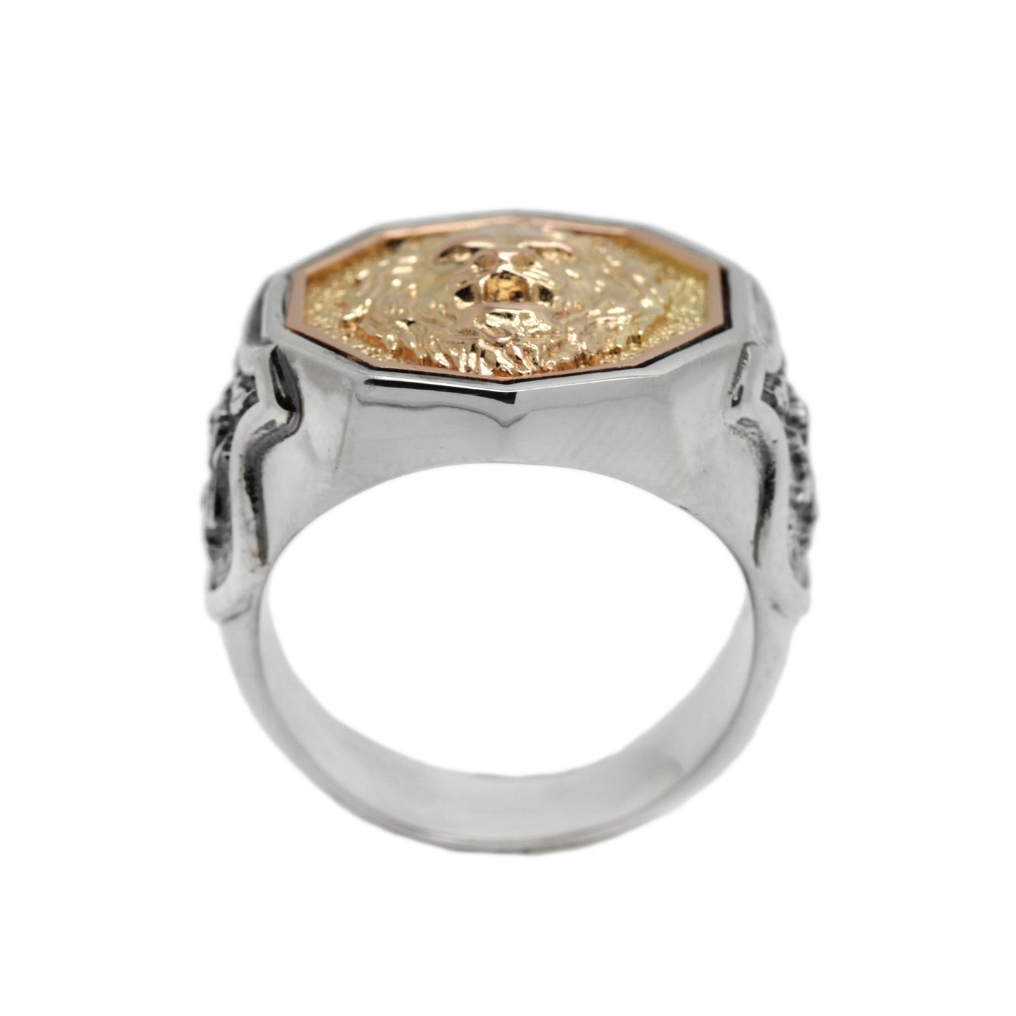Anillo de sello para hombre con león dorado en plata de ley con escudos en los laterales