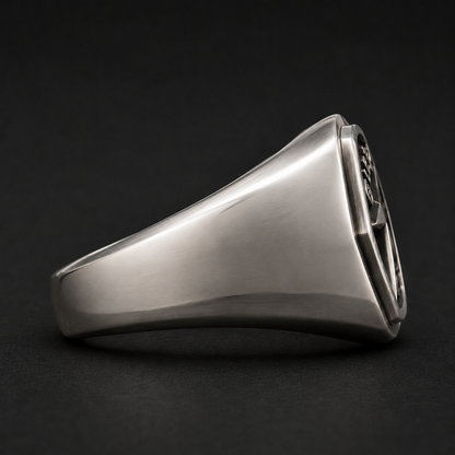 Side view showing tapered band of USSR Quality Mark silver signet ring