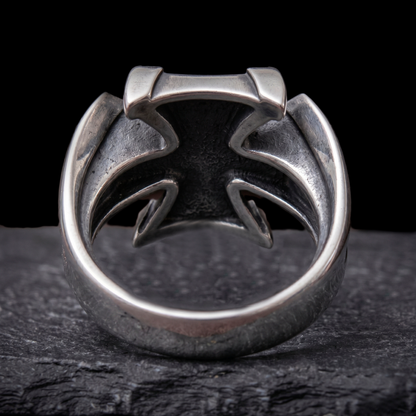 Side view of Maltese cross skull signet ring in sterling silver by INDIGO Jewelry Atelier