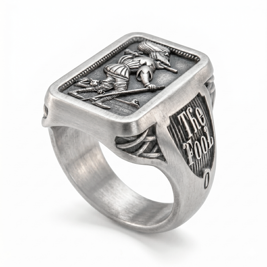 The Fool Tarot signet ring in sterling silver by INDIGO Jewelry Atelier, Marseille Tarot Major Arcana No. 0, detailed front view