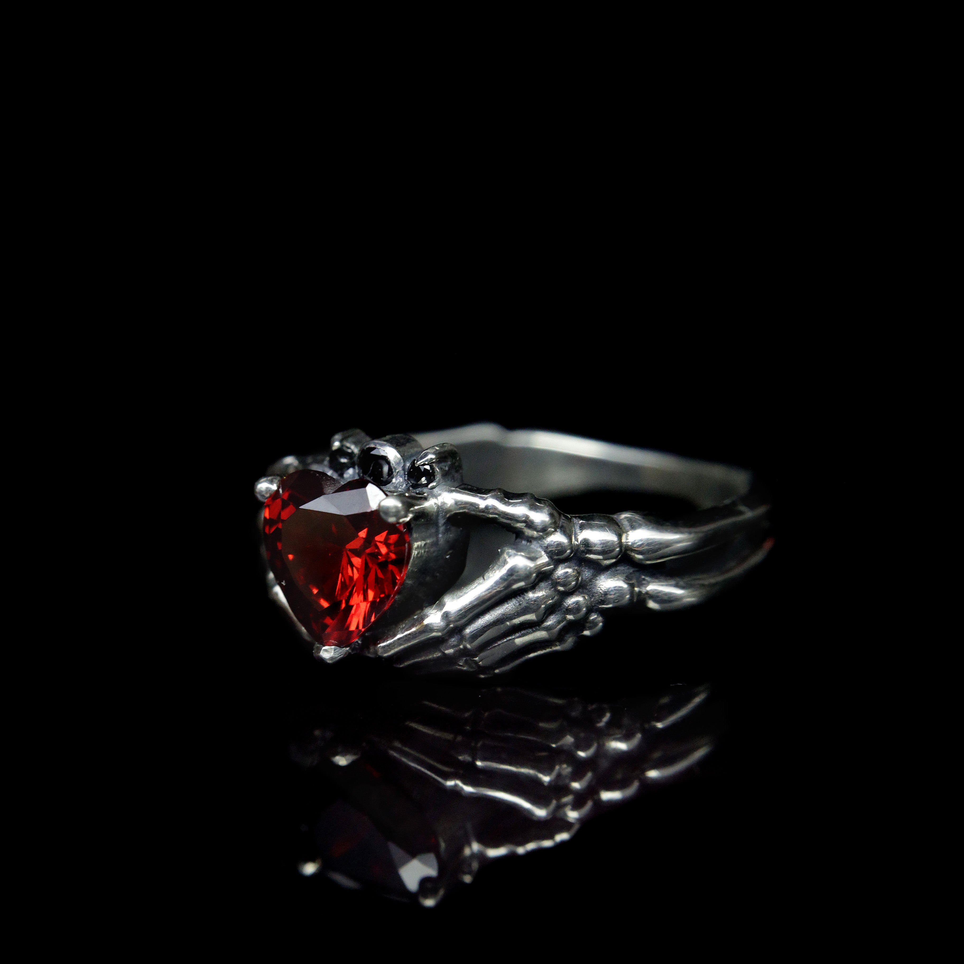 Gothic hot sale claddagh ring