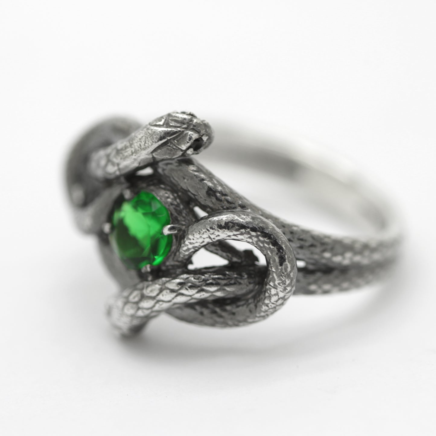 Snakes Knot with Green Gemstone, Women Sterling Silver Ring