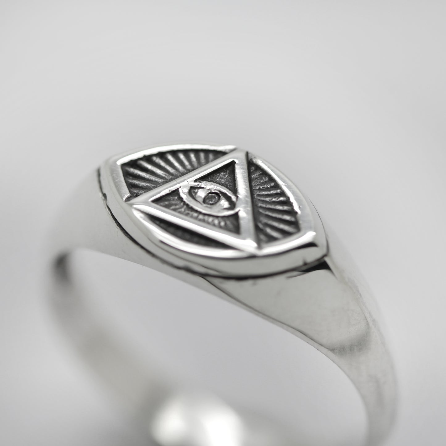 Radiant Delta Triangle All Seeing Eye Providence Masonic Freemasonry Light Weight Mens Ring Silver