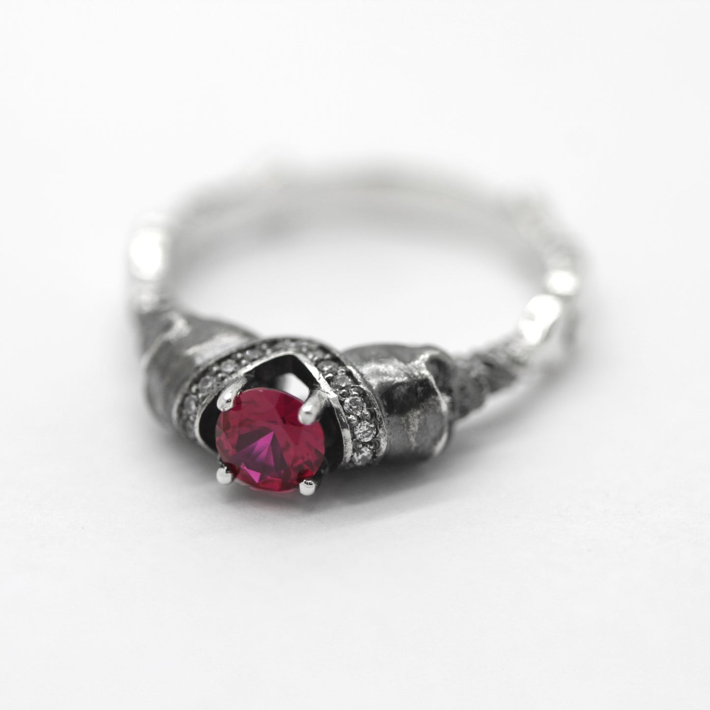 Black or Ruby Round Gem Sterling Silver Gothic Skull Engagement Ring, Skull Wedding ring, Skeleton Simple Ring