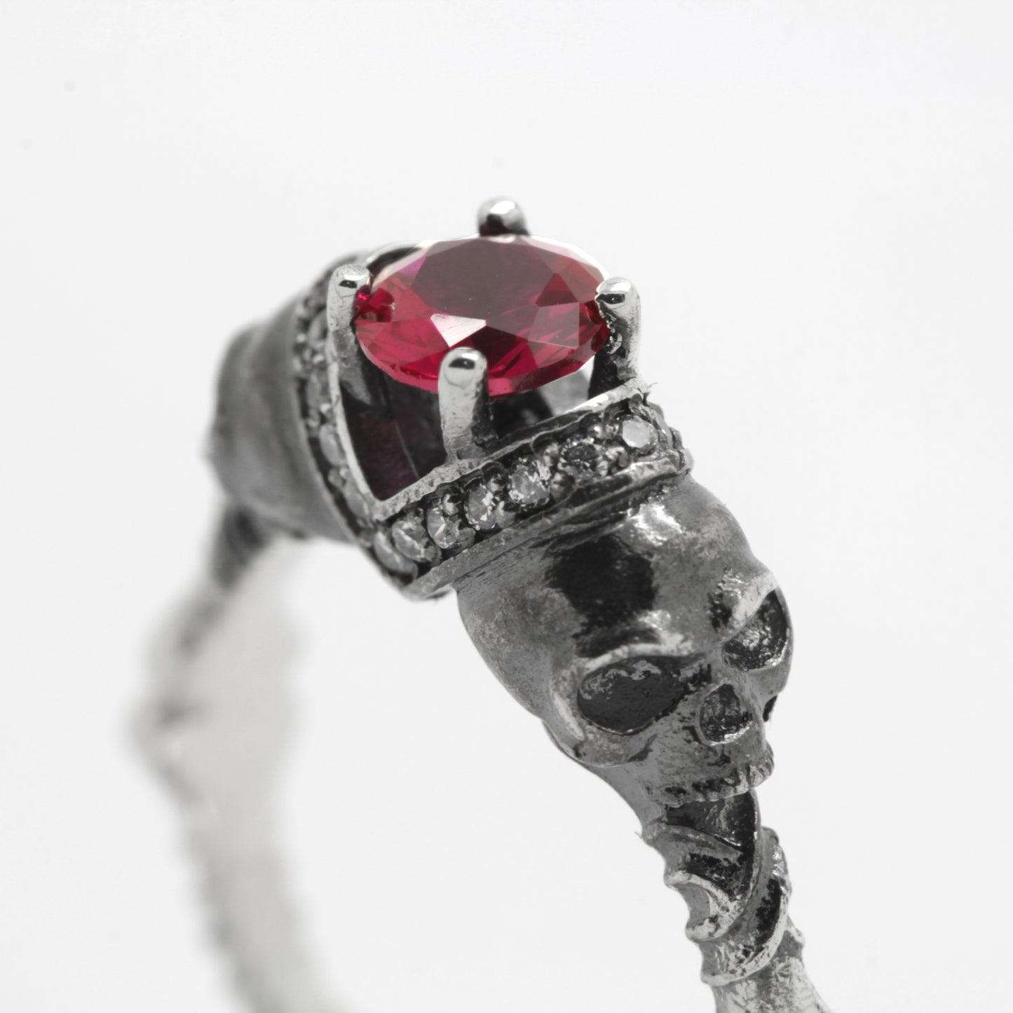 Black or Ruby Round Gem Sterling Silver Gothic Skull Engagement Ring, Skull Wedding ring, Skeleton Simple Ring