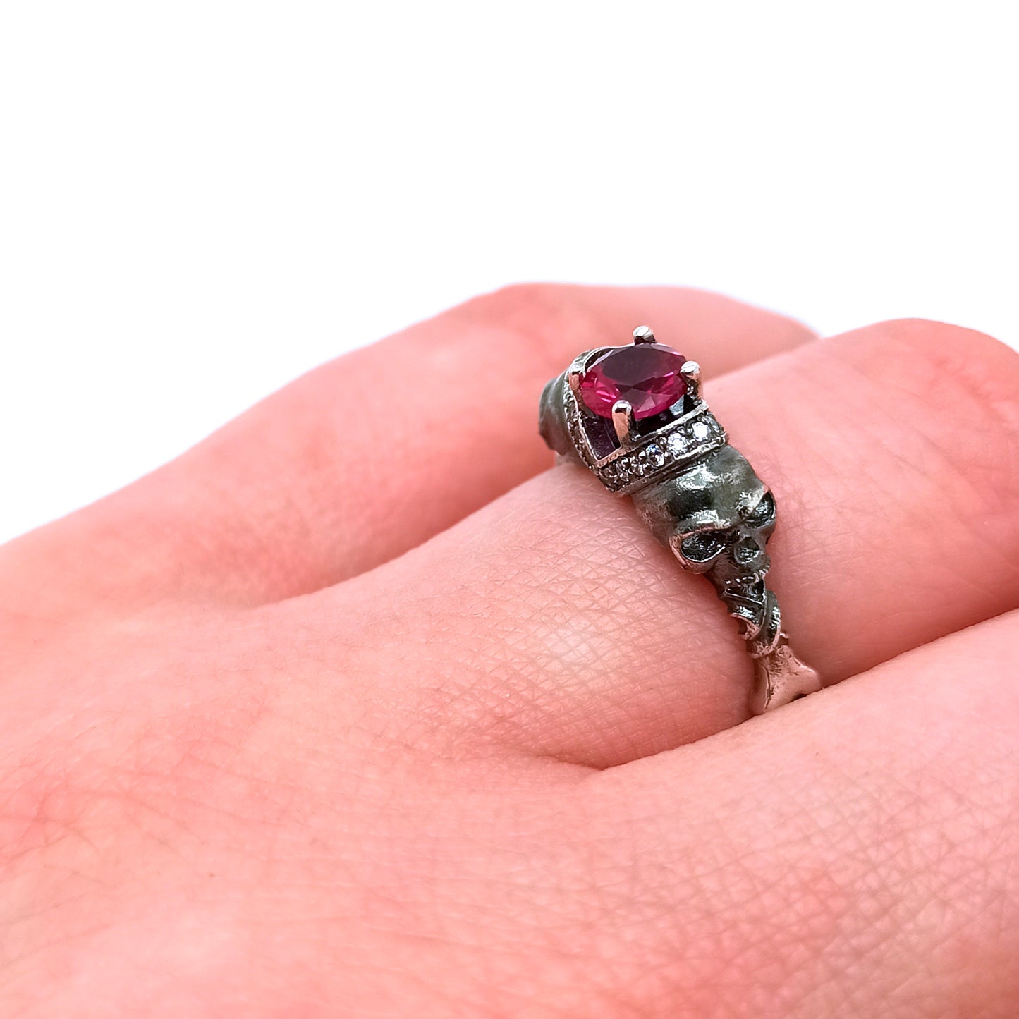 Black or Ruby Round Gem Sterling Silver Gothic Skull Engagement Ring, Skull Wedding ring, Skeleton Simple Ring