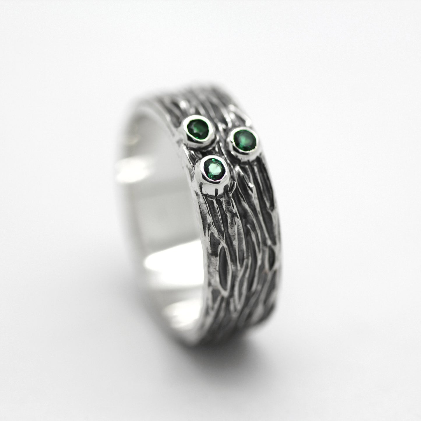 Woody Style Engagement Silver Ring with Green Gemstones