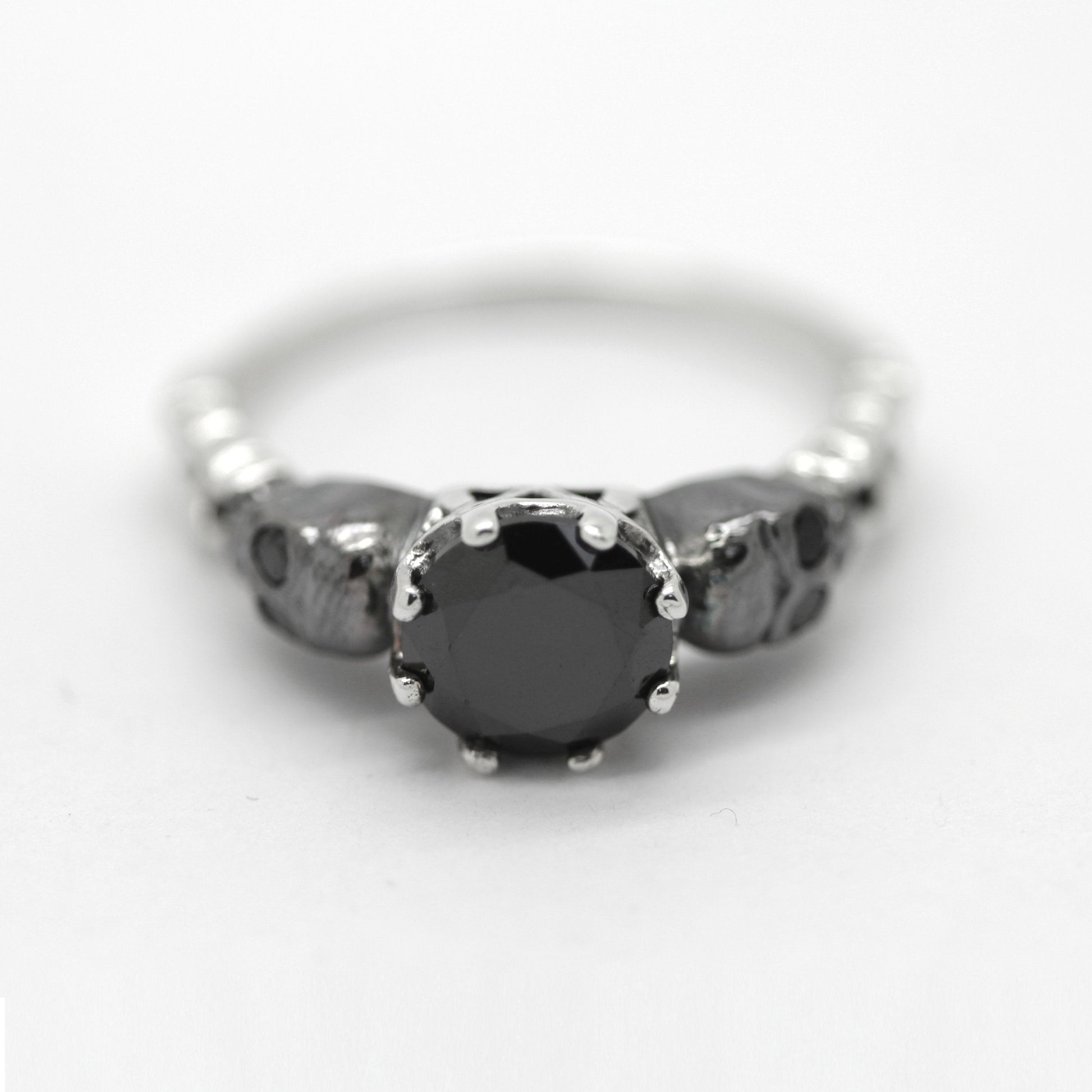Black Round Gem Sterling Silver Gothic Skull Engagement Ring, Skull Wedding ring, Skeleton Simple Ring