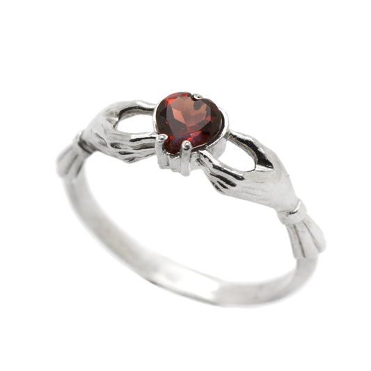 Zásnubní prsten Claddagh Heart z pravého granátového stříbra
